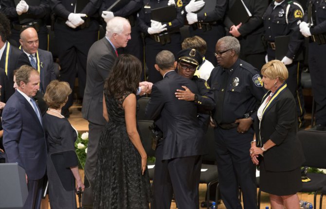 Obama, Polisler İçin Ağladı
