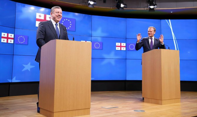 AB, Gürcistan ile vizeleri kaldırdı