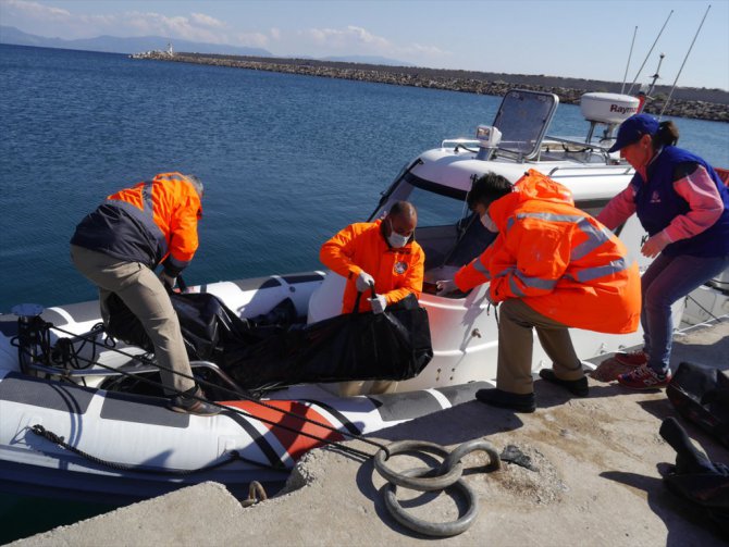 Ege'de sığınmacı teknesi battı