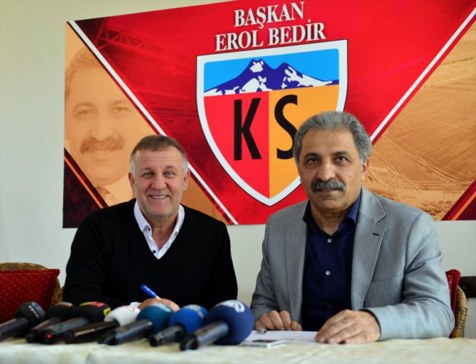 Kayserispor'da Mesut Bakkal dönemi başladı