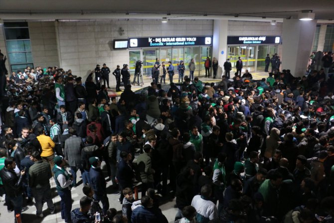 Teknik direktör Aykut Kocaman'a, Konya'da coşkulu karşılama