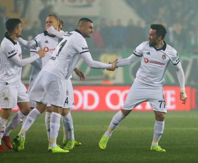 Süper Ligde ikinci devre Akhisarspor: 1 - Beşiktaş: 3