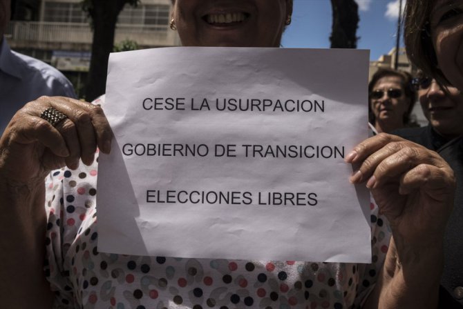 Venezuela'da gözler yeniden sokakta