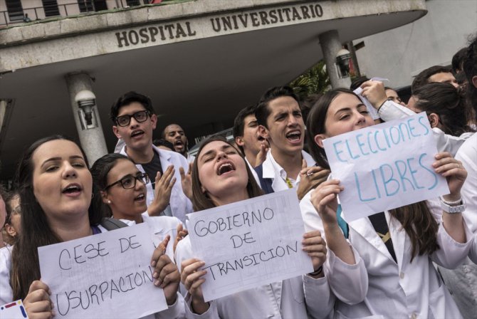 Venezuela'da gözler yeniden sokakta