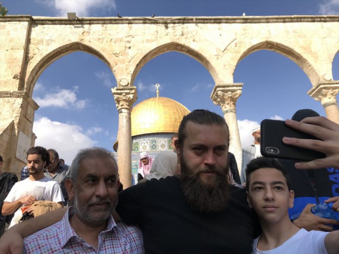 Diriliş Ertuğrul oyuncusuna Kudüs’te yoğun ilgi