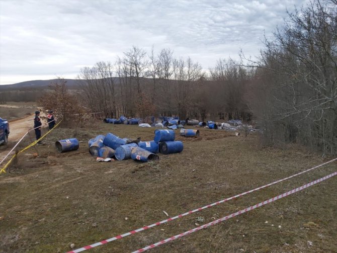 Kırklareli'nde ormanlık alana kimyasal varil atan 2 şüpheli yakalandı