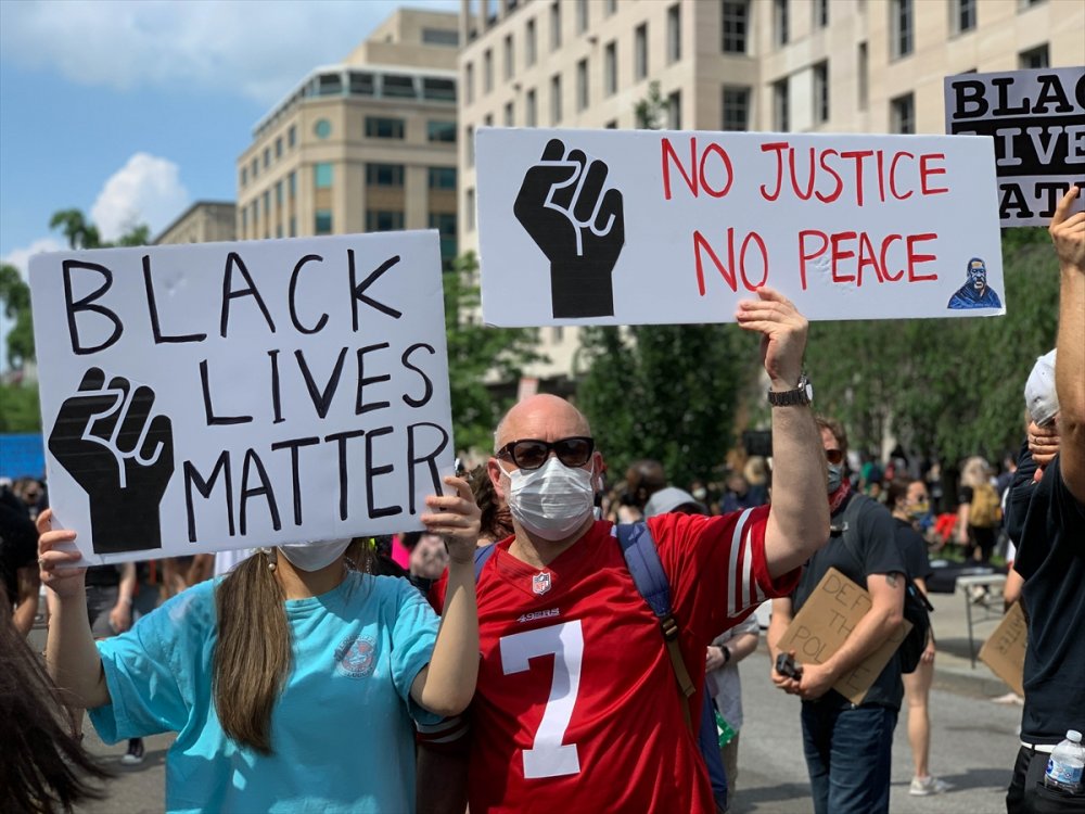 Washington DC'de binlerce kişilik Floyd protestosu