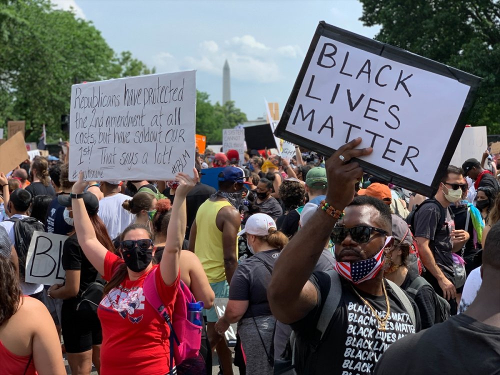 Washington DC'de binlerce kişilik Floyd protestosu