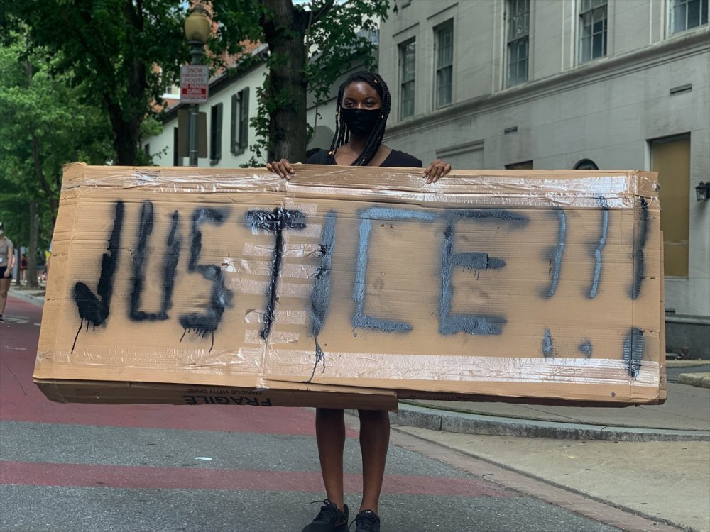 Washington DC'de binlerce kişilik Floyd protestosu