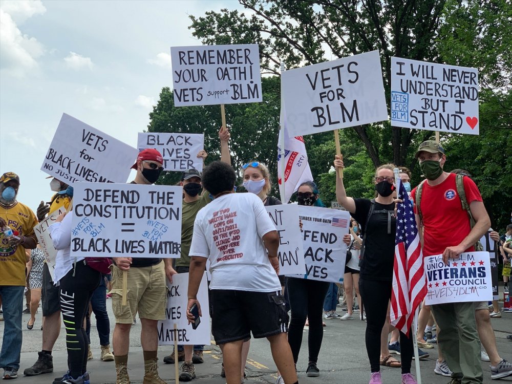 Washington DC'de binlerce kişilik Floyd protestosu