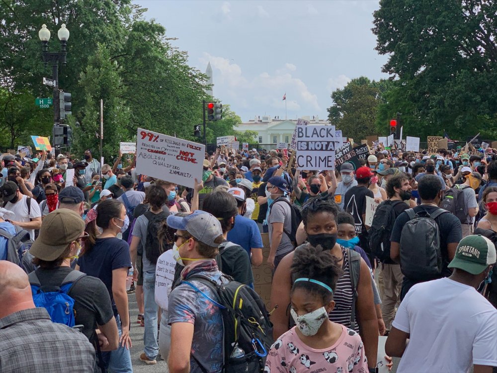 Washington DC'de binlerce kişilik Floyd protestosu