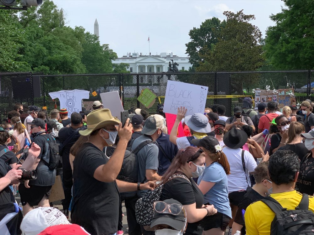 Washington DC'de binlerce kişilik Floyd protestosu
