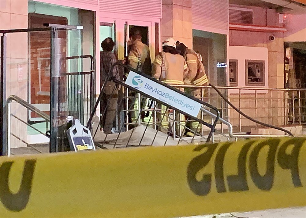 Beykoz'da bir banka şubesinde yangın çıktı