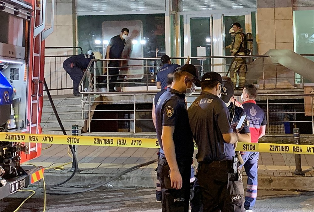 Beykoz'da bir banka şubesinde yangın çıktı