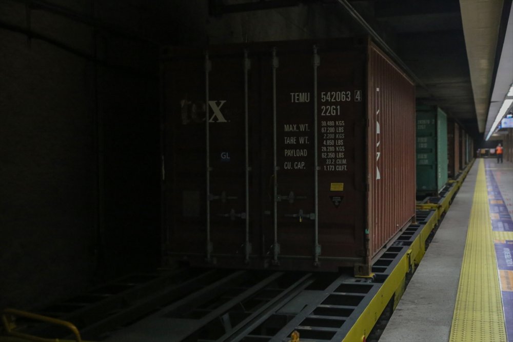 Marmaray'dan 100. yük treni geçti