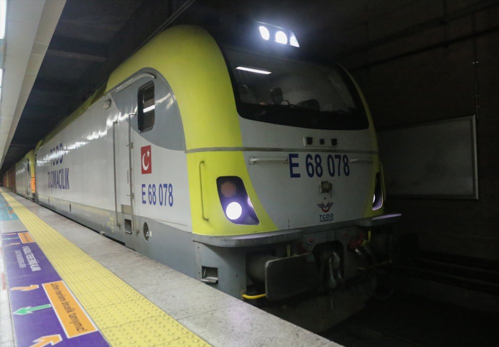 Marmaray'dan 100. yük treni geçti