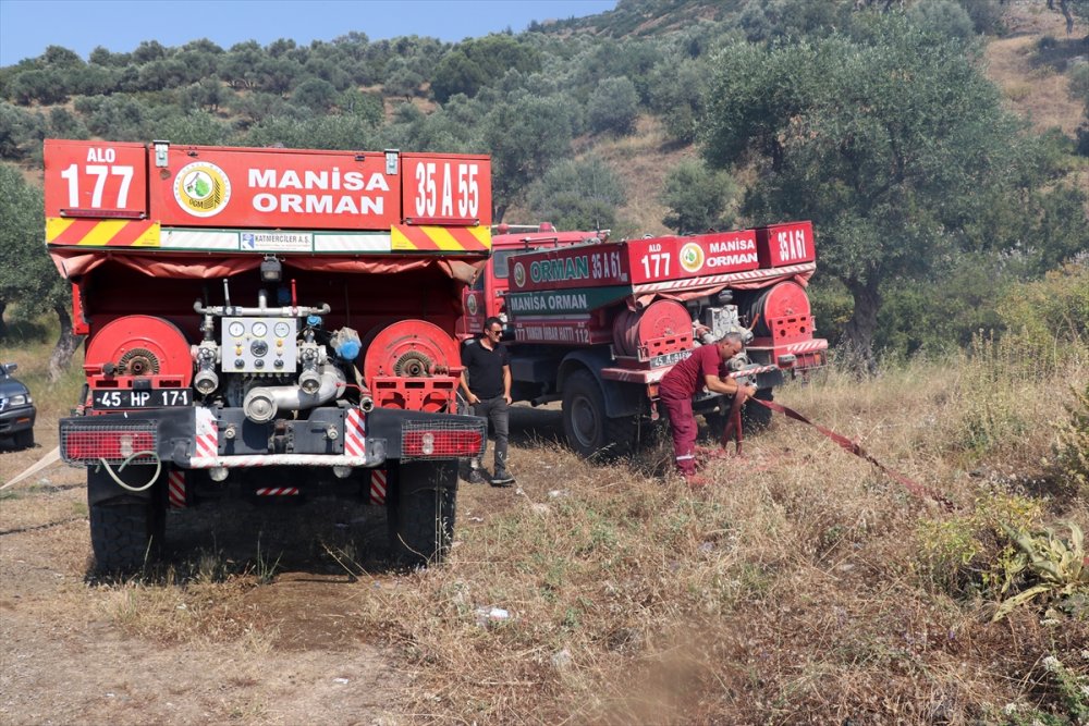 Manisa'da Spil Dağı eteklerinde çıkan orman yangını kontrol altına alındı