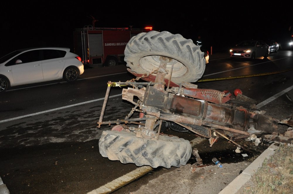 Afyonkarahisar'da zincirleme trafik kazası: 1 ölü, 2 yaralı