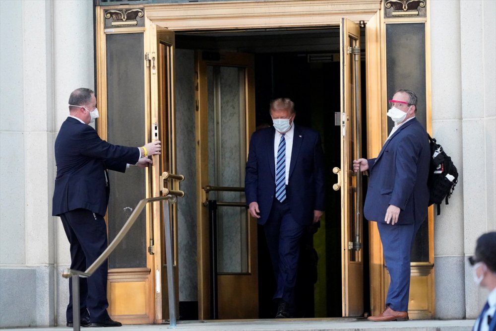 Kovid-19'a yakalanan Trump, hastaneden taburcu oldu