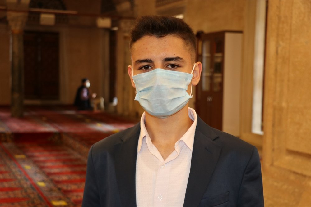 Öğrencilerden Selimiye Camisi'nde Mevlit Kandili programı