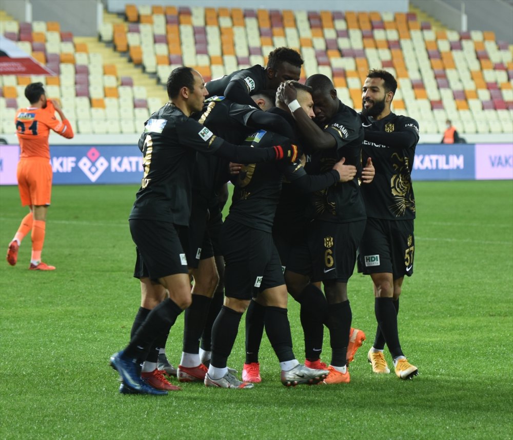 Medipol Başakşehir 1-1 Eriyor