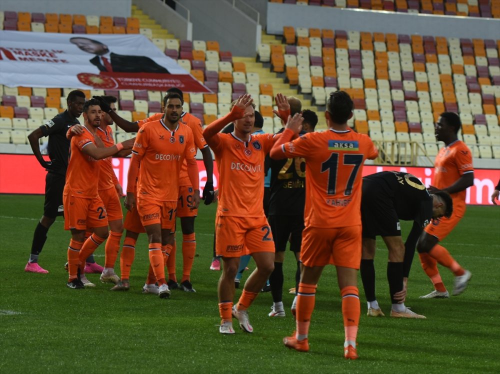 Medipol Başakşehir 1-1 Eriyor