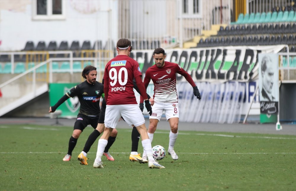 DENİZLİDE KIRMIZI KART PENALTI VE HATAY’IN ZAFERİ VAR