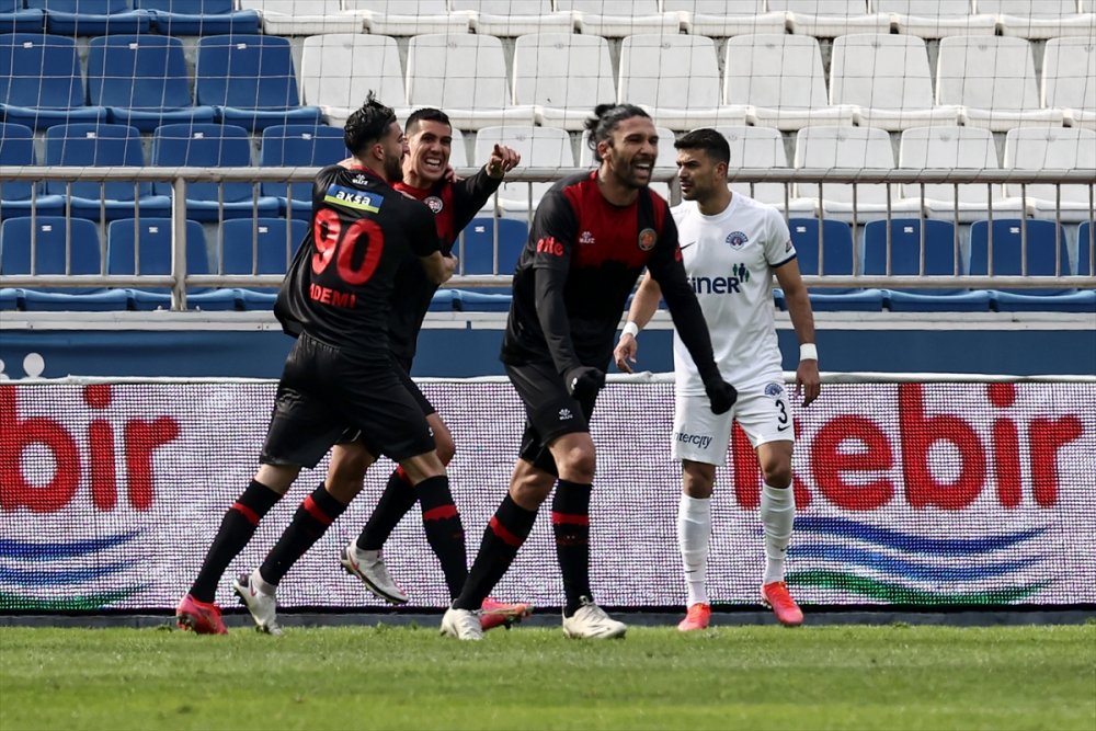 5 GOLLÜ MAÇIN GALİBİ KASIMPAŞA