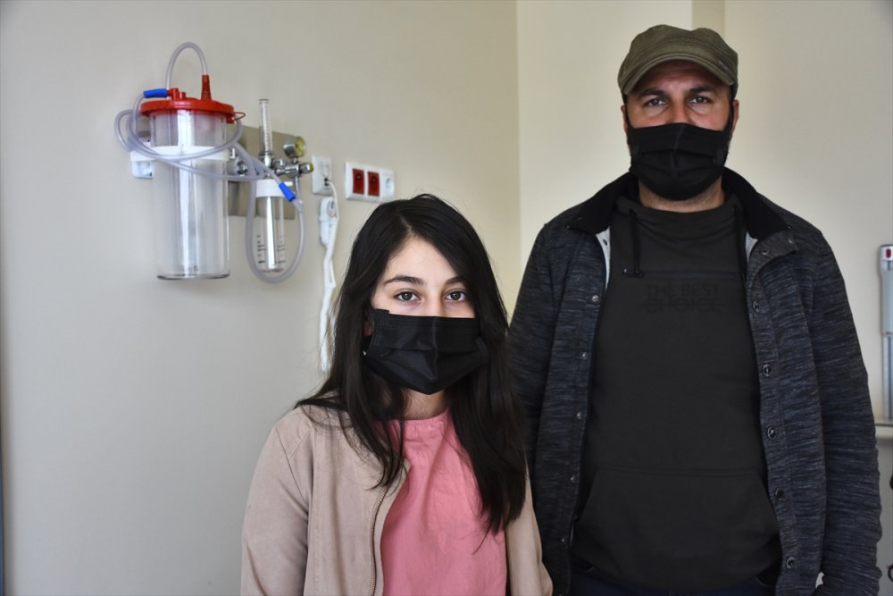 11 yaşındaki Hira'nın kalbindeki delik ameliyatsız yöntemle kapatıldı