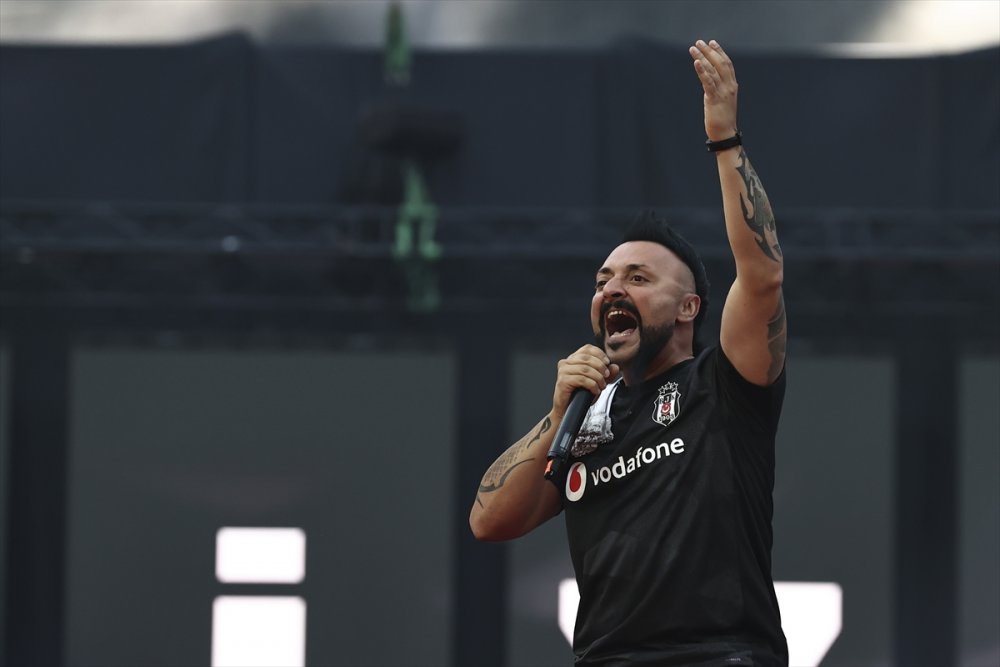 Beşiktaş şampiyonluk kupasını aldı