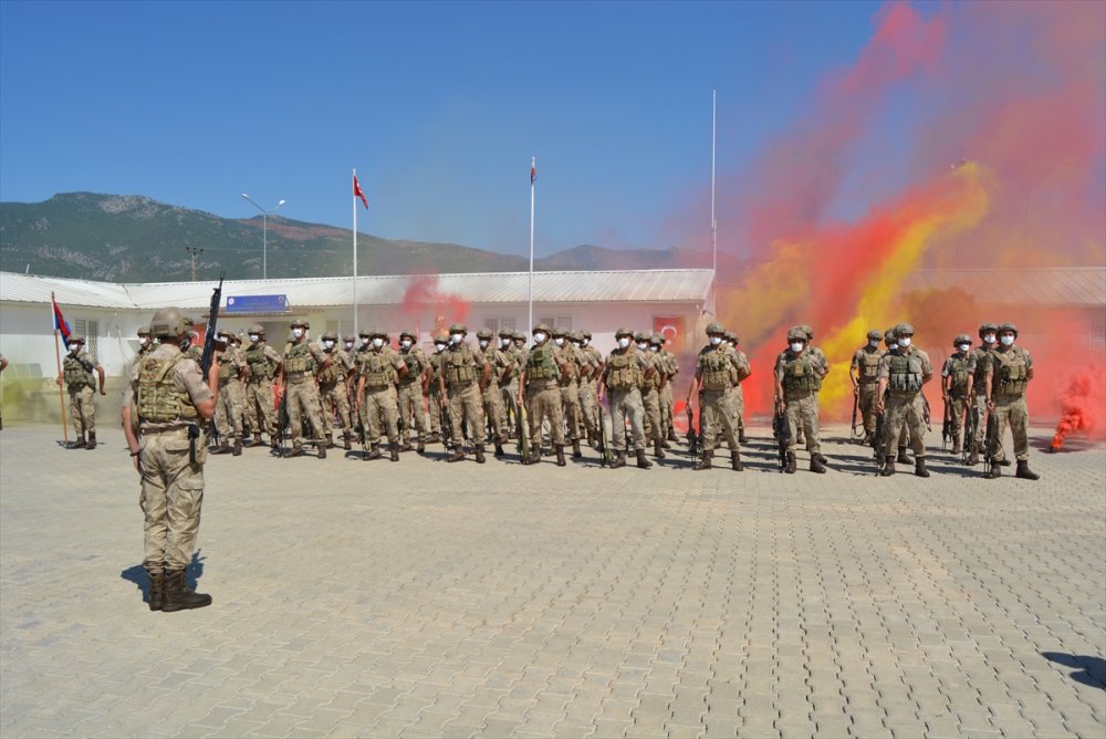 Gaziantep'te komandolar dualarla Suriye'ye uğurlandı