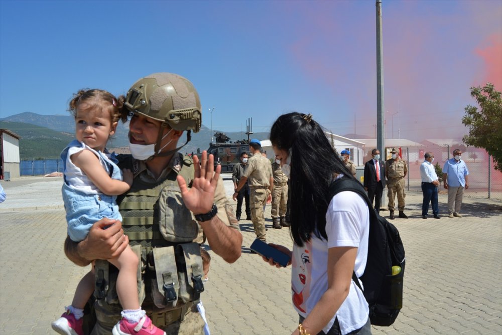 Gaziantep'te komandolar dualarla Suriye'ye uğurlandı