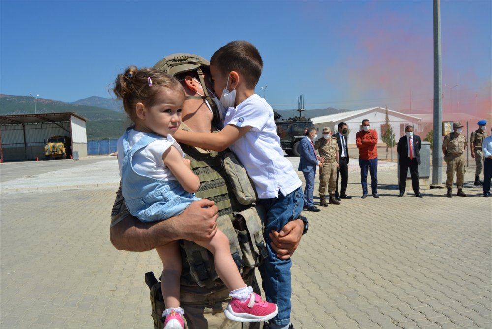 Gaziantep'te komandolar dualarla Suriye'ye uğurlandı
