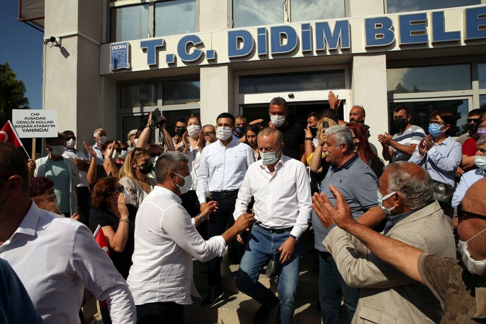 Didim Belediye Başkanı Atabay ile avukatı, bir grubun sopalı saldırısına uğradı