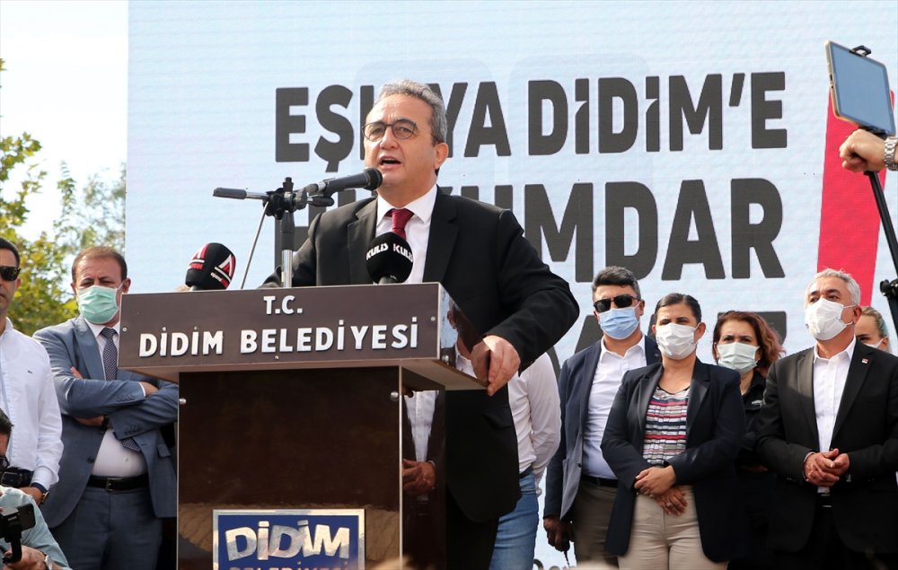 Didim Belediye Başkanı Atabay ile avukatı, bir grubun sopalı saldırısına uğradı