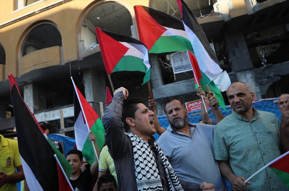 Gazze'de, aşırı sağcı Yahudilerin Doğu Kudüs'teki "Bayrak Yürüyüşü" protesto edildi
