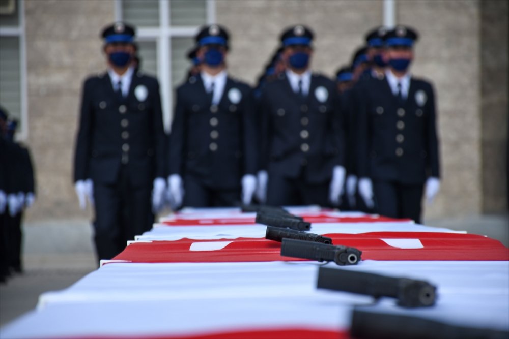 Adana'da polis adaylarının mezuniyet heyecanı