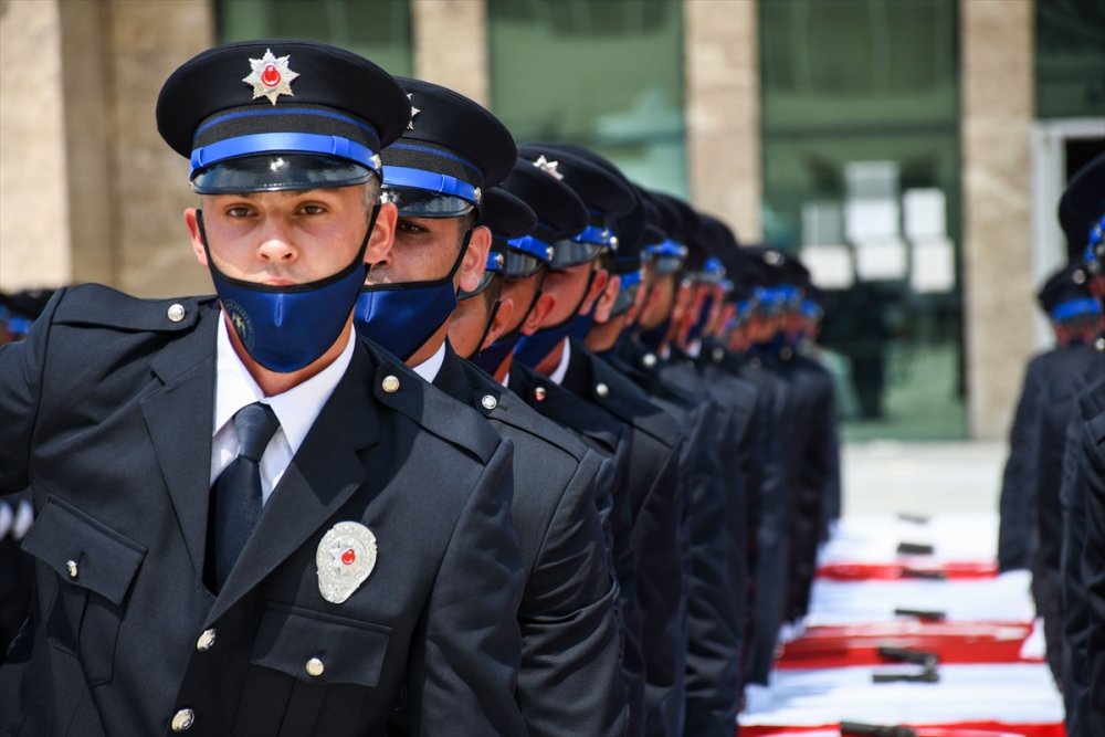 Adana'da polis adaylarının mezuniyet heyecanı