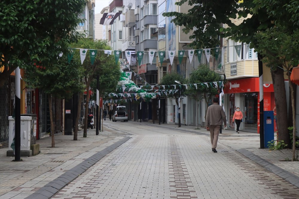 Tekirdağ ve Kırklareli'nde sessizlik Edirne'de ise bazı caddelerde maraton yoğunluğu yaşandı