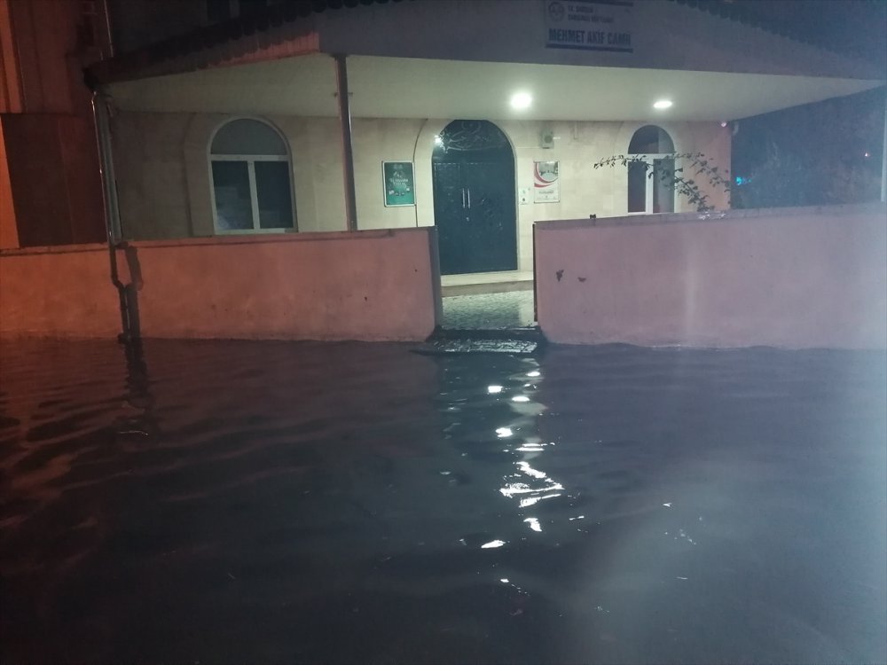 Samsun'da sağanak etkili oldu