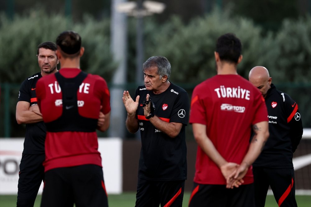 A Milli Futbol Takımı, Karadağ maçına hazır