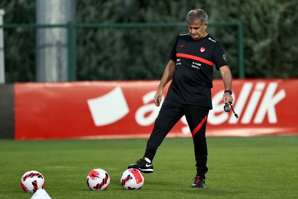 A Milli Futbol Takımı, Karadağ maçına hazır