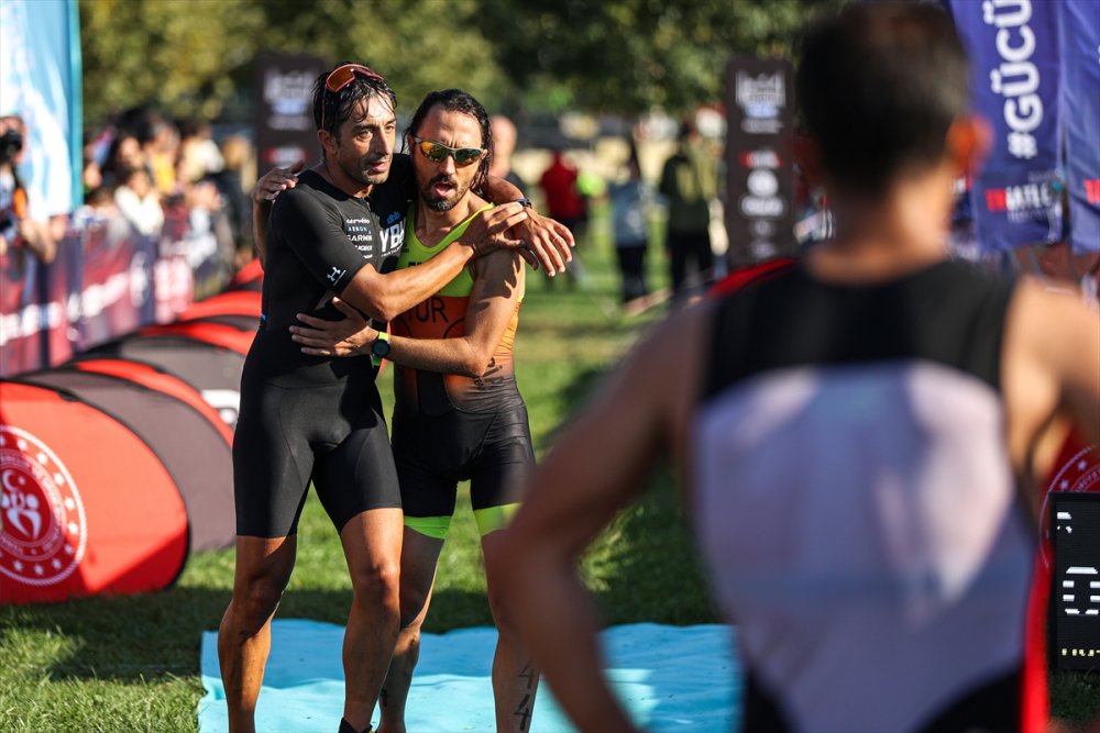İstanbul Oral B Boğaziçi Triatlonu sona erdi