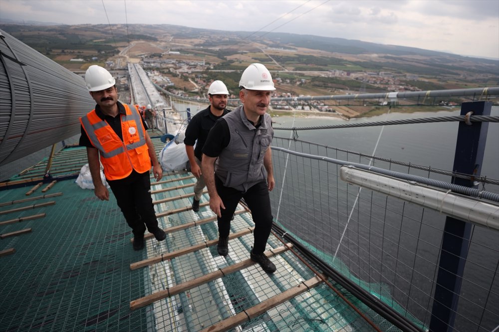 Bakan Karaismailoğlu, 1915 Çanakkale Köprüsü'nün "kedi yolu"ndan kıtalar arası geçişini tamamladı