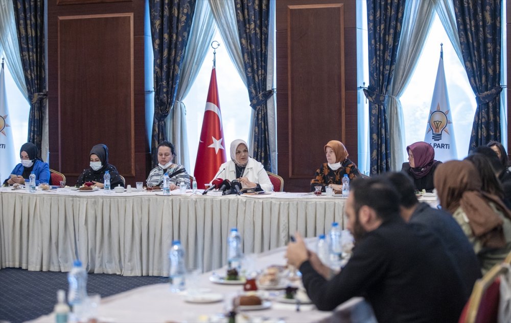AK Parti lise eğitimi almamış kadınlar için "Nerede kalmıştık" seferberliği başlatıyor
