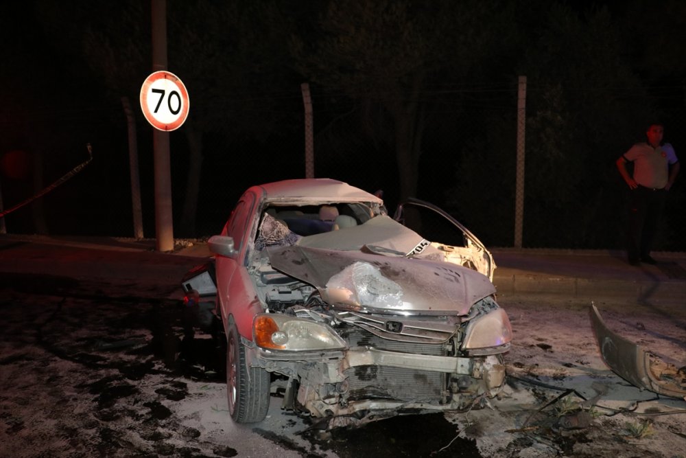 İzmir'de meydana gelen trafik kazasında 1 kişi öldü, 3 kişi yaralandı