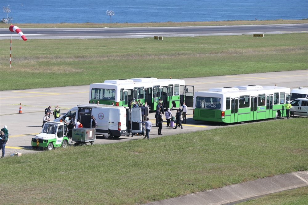 Trabzon Havalimanı'na inen uçak için bomba ihbarı yapıldı