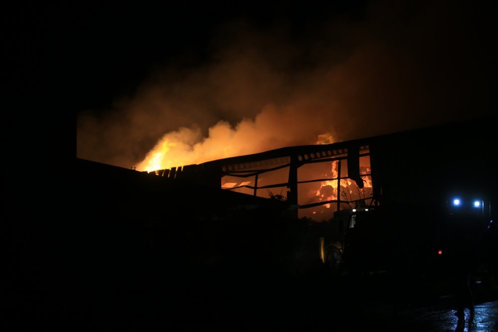 Kırklareli'nde hayvan çiftliğinde çıkan yangın kontrol altına alındı