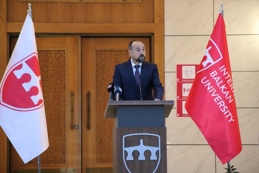 Uluslararası Balkan Üniversitesinde mezuniyet heyecanı