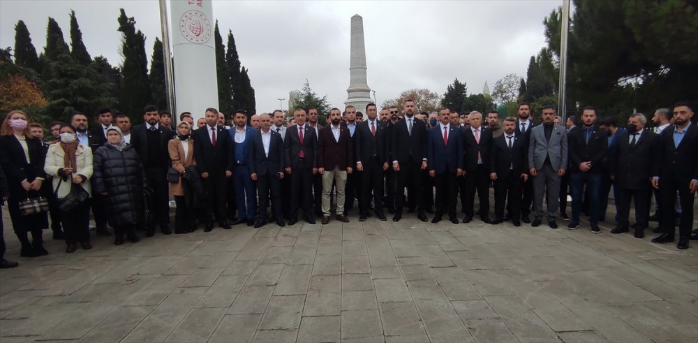 BBP ve Alperen Ocakları'ndan Edirnekapı Şehitliği'ni ziyaret